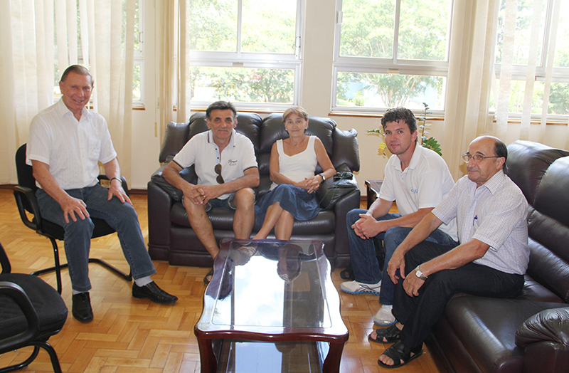 ITALIANOS VISITAM TRÊS DE MAIO